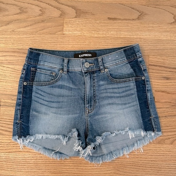 Express Shortie High rise stretch size 4 - Picture 1 of 8